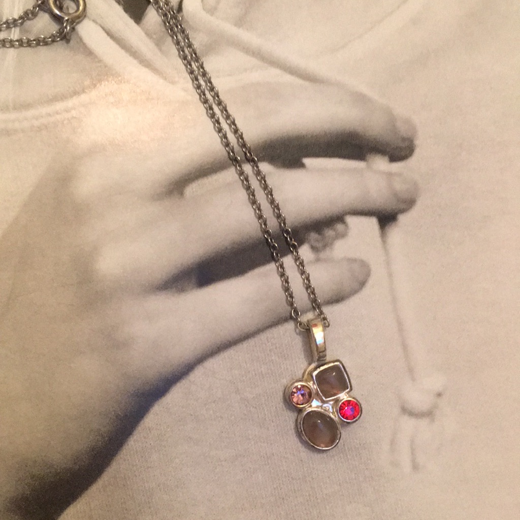 Beautiful Vintage Pendant With Silver Chain